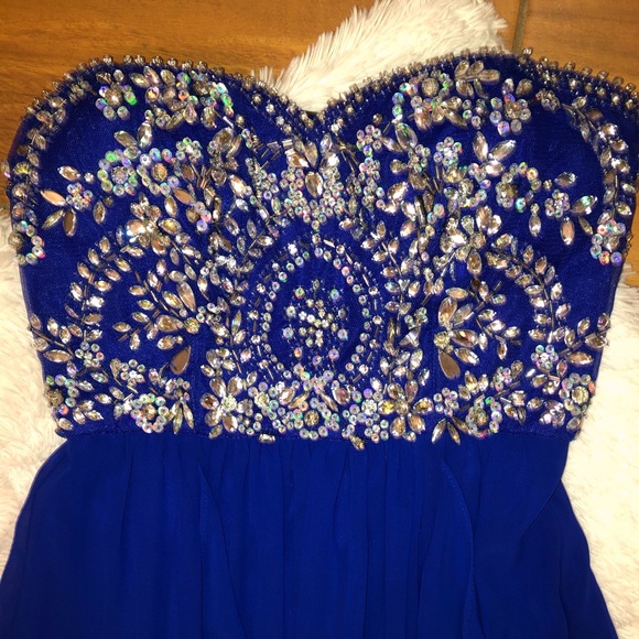 Prom dress🦋 - Picture 5 of 5